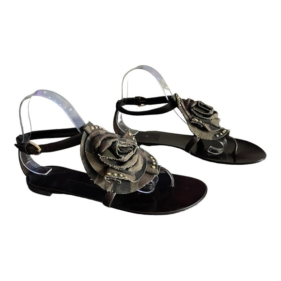 Giuseppe Zanotti Leather Rosette Sandals | Size 10 | Camo Olive Floral Thong - Picture 4 of 10